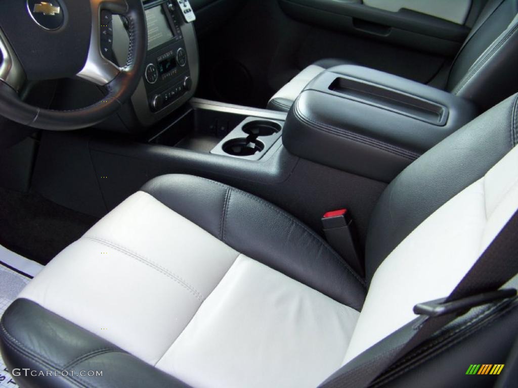2007 Suburban 1500 Z71 - Black / Ebony photo #8