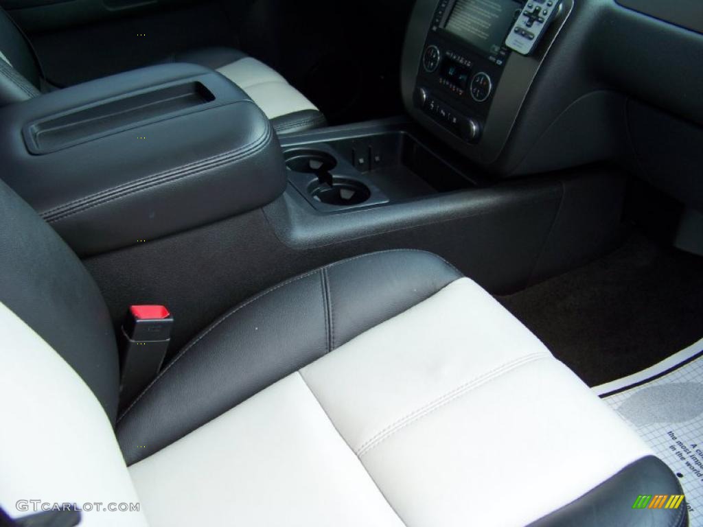 2007 Suburban 1500 Z71 - Black / Ebony photo #11