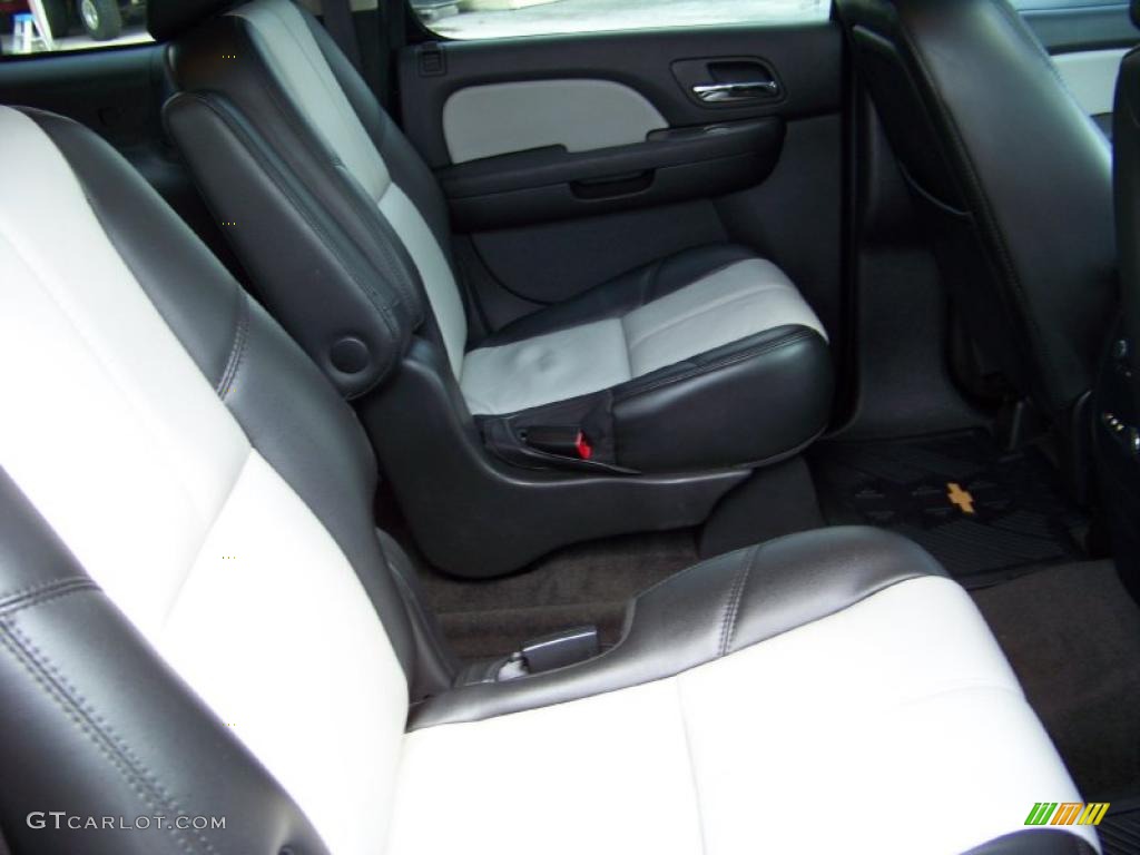 2007 Suburban 1500 Z71 - Black / Ebony photo #12