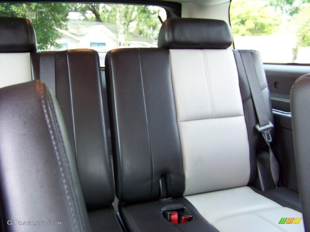 2007 Suburban 1500 Z71 - Black / Ebony photo #13