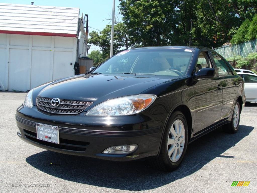 2004 Camry XLE - Black / Taupe photo #3