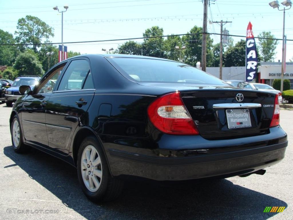 2004 Camry XLE - Black / Taupe photo #5