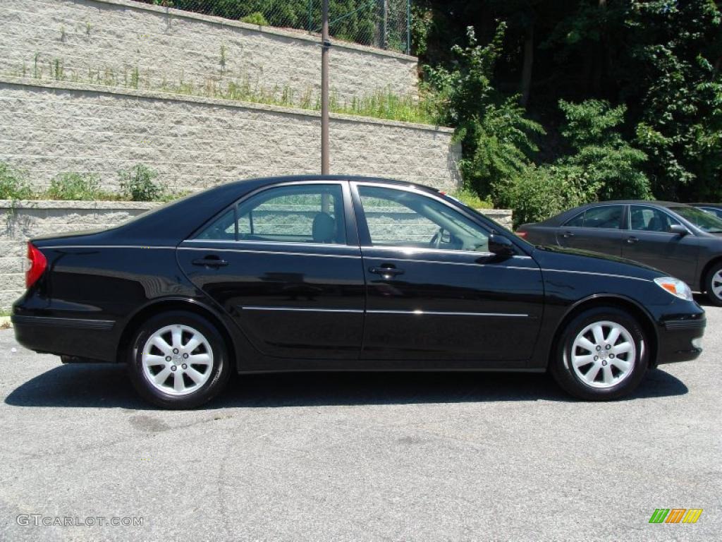 2004 Camry XLE - Black / Taupe photo #8