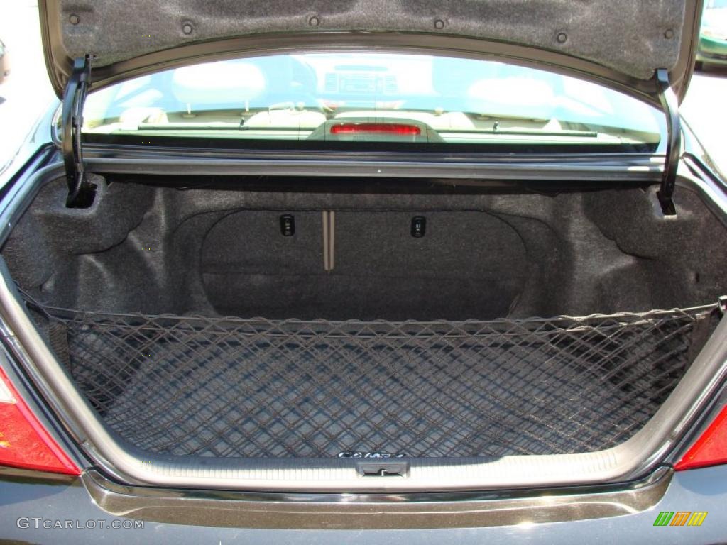 2004 Camry XLE - Black / Taupe photo #27