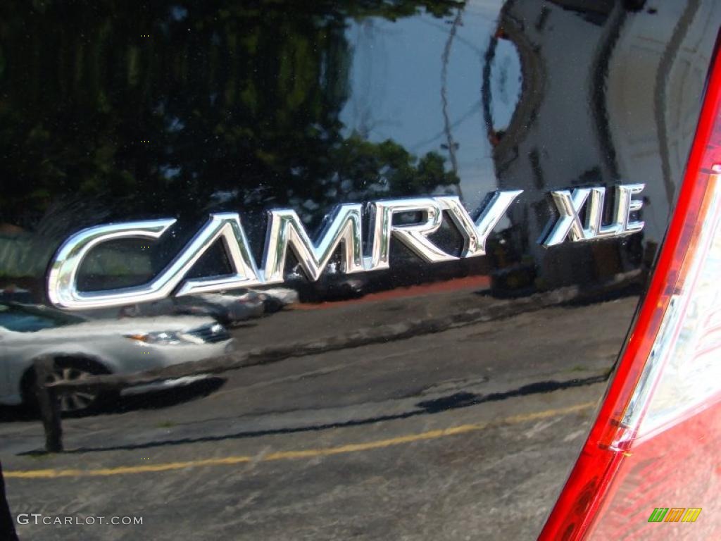 2004 Camry XLE - Black / Taupe photo #30