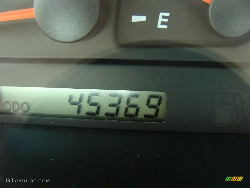 2004 Camry XLE - Black / Taupe photo #31