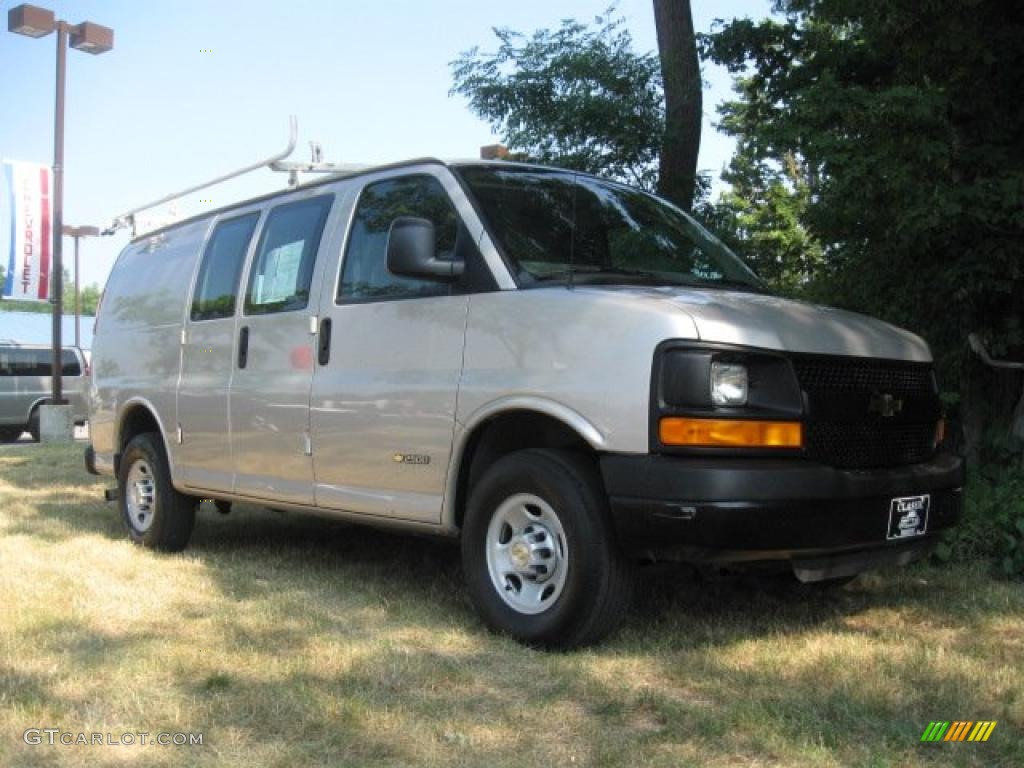 2006 Express 2500 Commercial Van - Silver Birch Metallic / Medium Dark Pewter photo #3