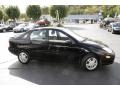 Pitch Black - Focus SE Sedan Photo No. 4