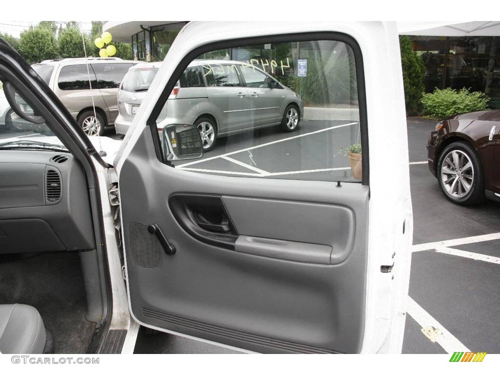 2004 Ranger XL Regular Cab - Oxford White / Flint Gray photo #13
