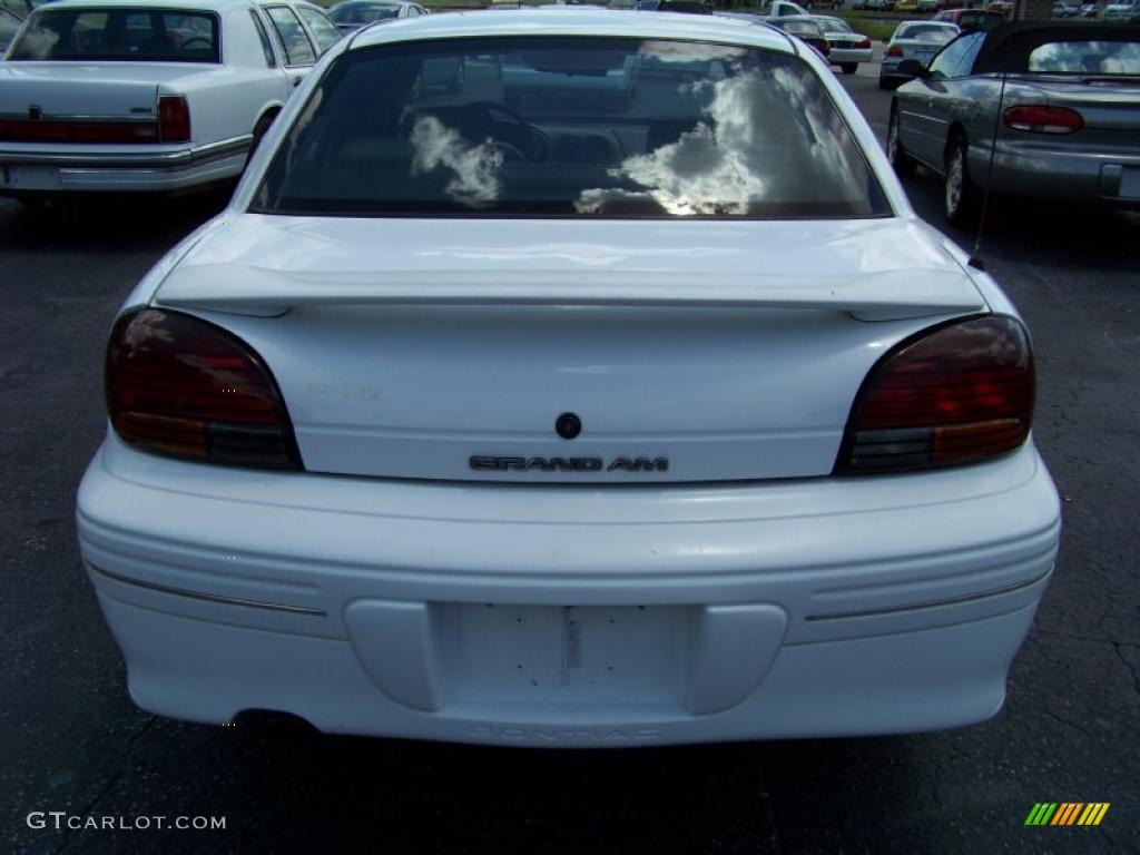 1997 Grand Am SE Sedan - Bright White / Graphite photo #6
