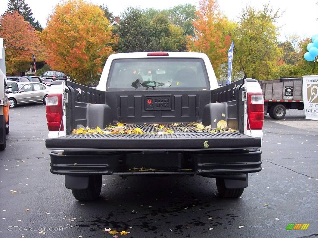 2003 Ranger XL Regular Cab - Oxford White / Dark Graphite photo #15