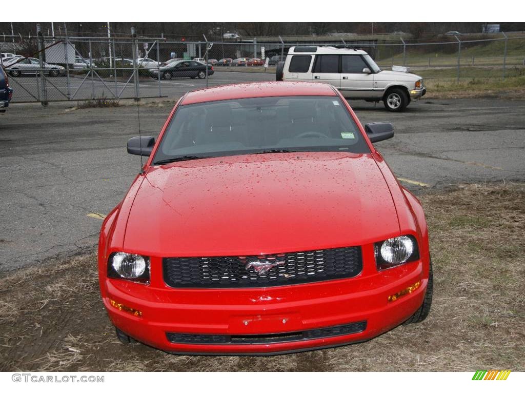 2006 Mustang V6 Deluxe Coupe - Torch Red / Dark Charcoal photo #2