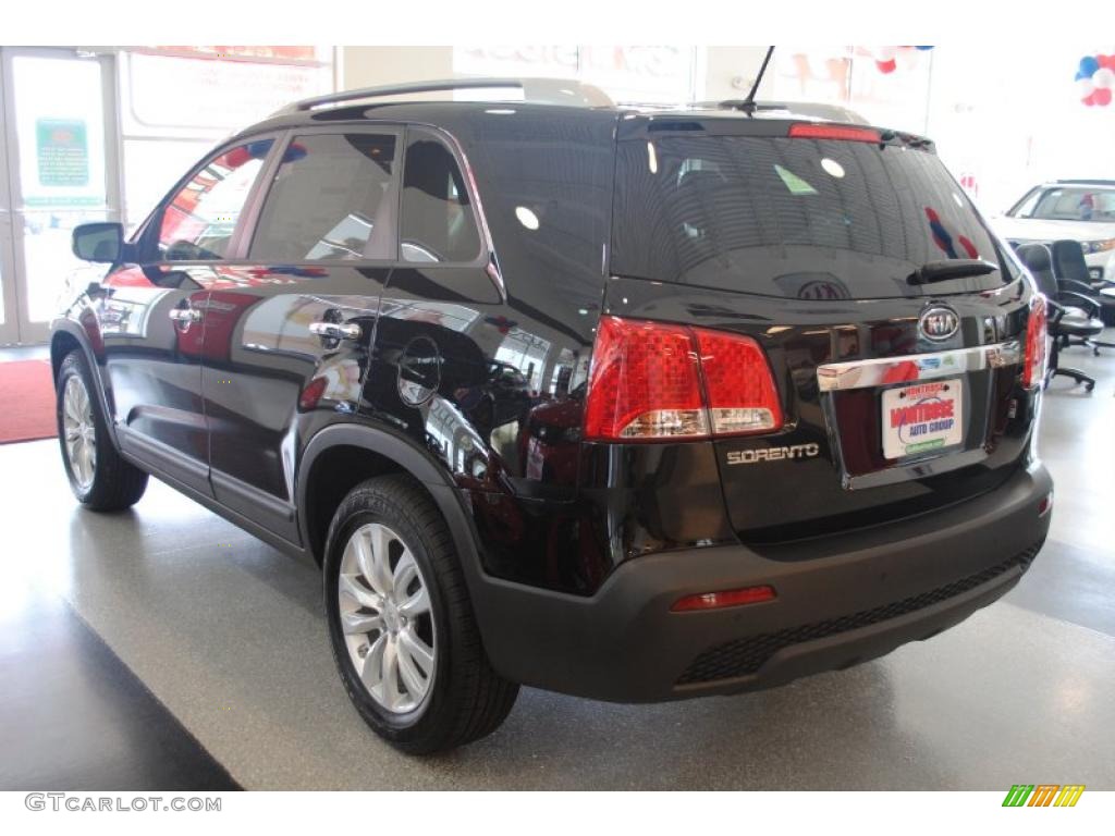 2011 Sorento LX V6 AWD - Ebony Black / Gray photo #5