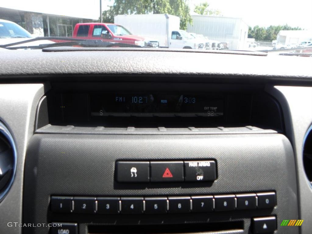 2010 F150 XLT SuperCab - Dark Blue Pearl Metallic / Medium Stone photo #18