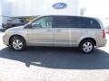 2009 Light Sandstone Metallic Dodge Grand Caravan SE  photo #5