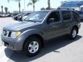 Storm Grey Metallic - Pathfinder S Photo No. 3