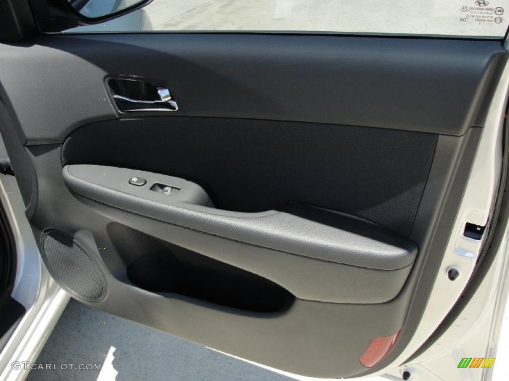 2009 Elantra Touring - Quicksilver / Black photo #25
