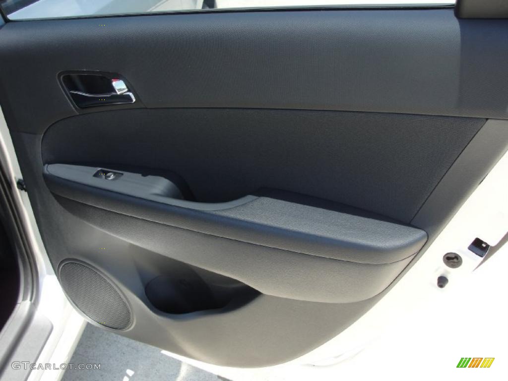 2009 Elantra Touring - Quicksilver / Black photo #28