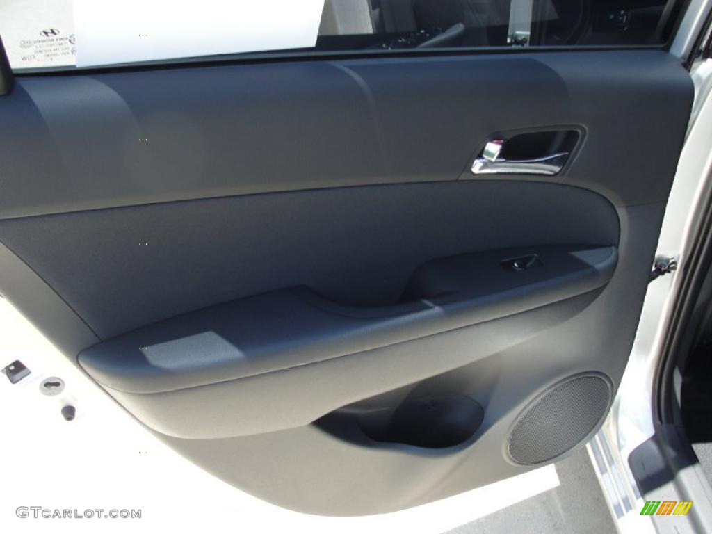 2009 Elantra Touring - Quicksilver / Black photo #32
