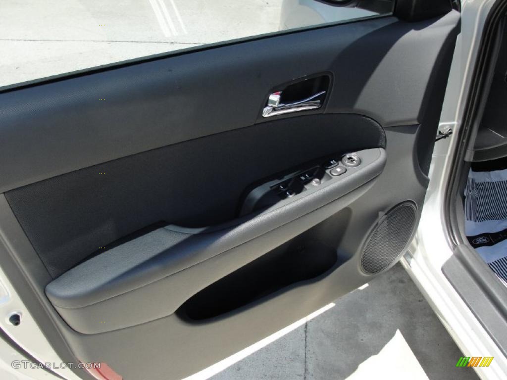 2009 Elantra Touring - Quicksilver / Black photo #34
