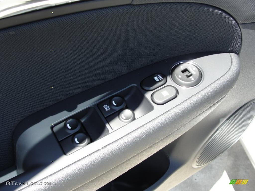 2009 Elantra Touring - Quicksilver / Black photo #35
