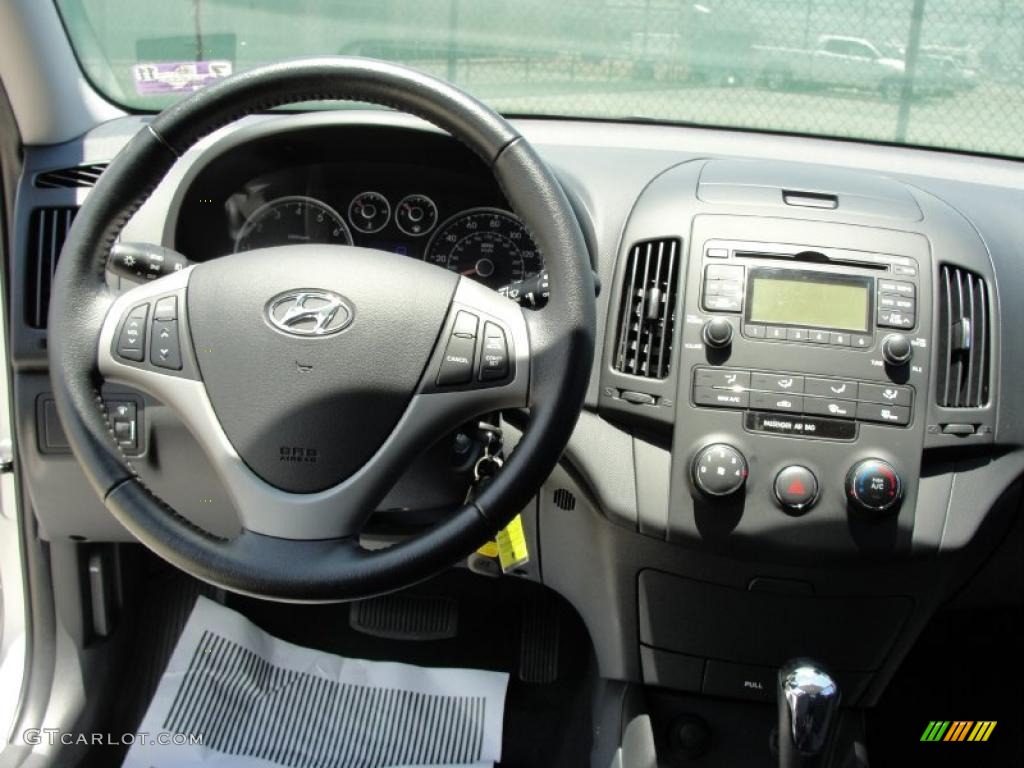 2009 Elantra Touring - Quicksilver / Black photo #38