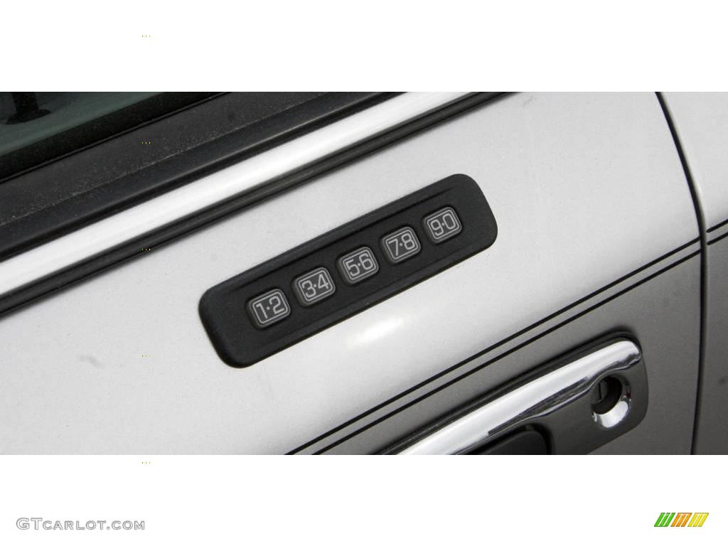 2004 Grand Marquis LS - Silver Birch Metallic / Light Flint photo #17