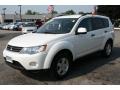 Diamond White Pearl - Outlander LS 4WD Photo No. 14