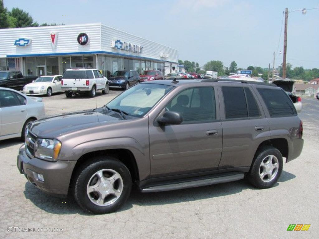 2008 TrailBlazer LT 4x4 - Desert Brown Metallic / Light Gray photo #1