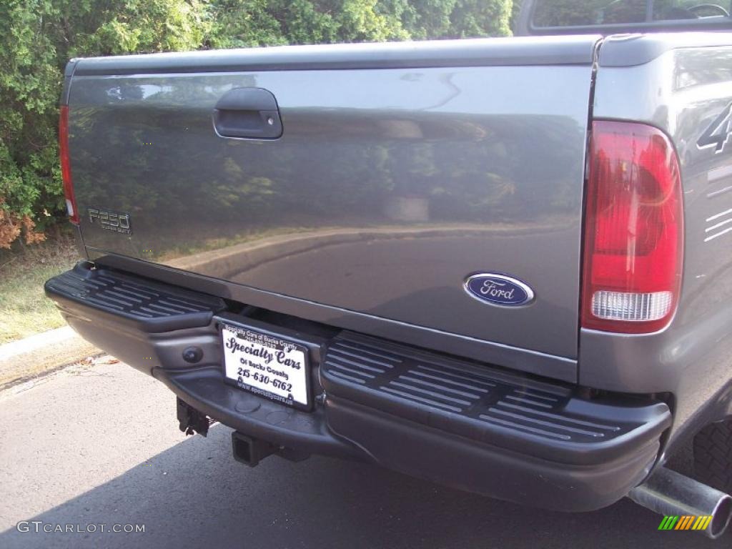 2004 F250 Super Duty XLT SuperCab 4x4 - Dark Shadow Grey Metallic / Medium Flint photo #8