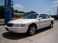 2000 White Pearlescent Tricoat Lincoln Continental   photo #4