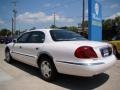 2000 White Pearlescent Tricoat Lincoln Continental   photo #6