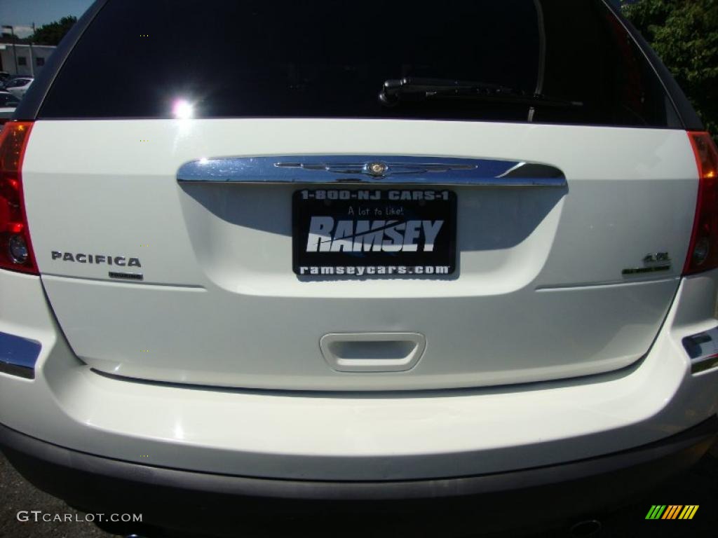 2007 Pacifica Touring AWD - Stone White / Pastel Slate Gray photo #14