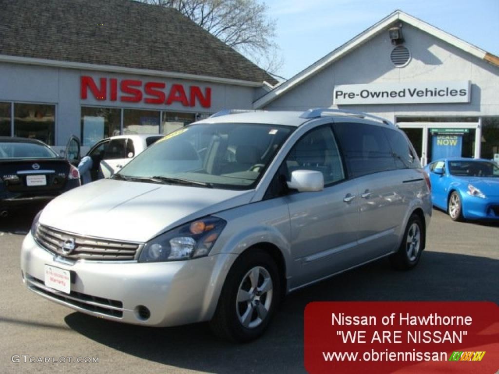 Radiant Silver Nissan Quest