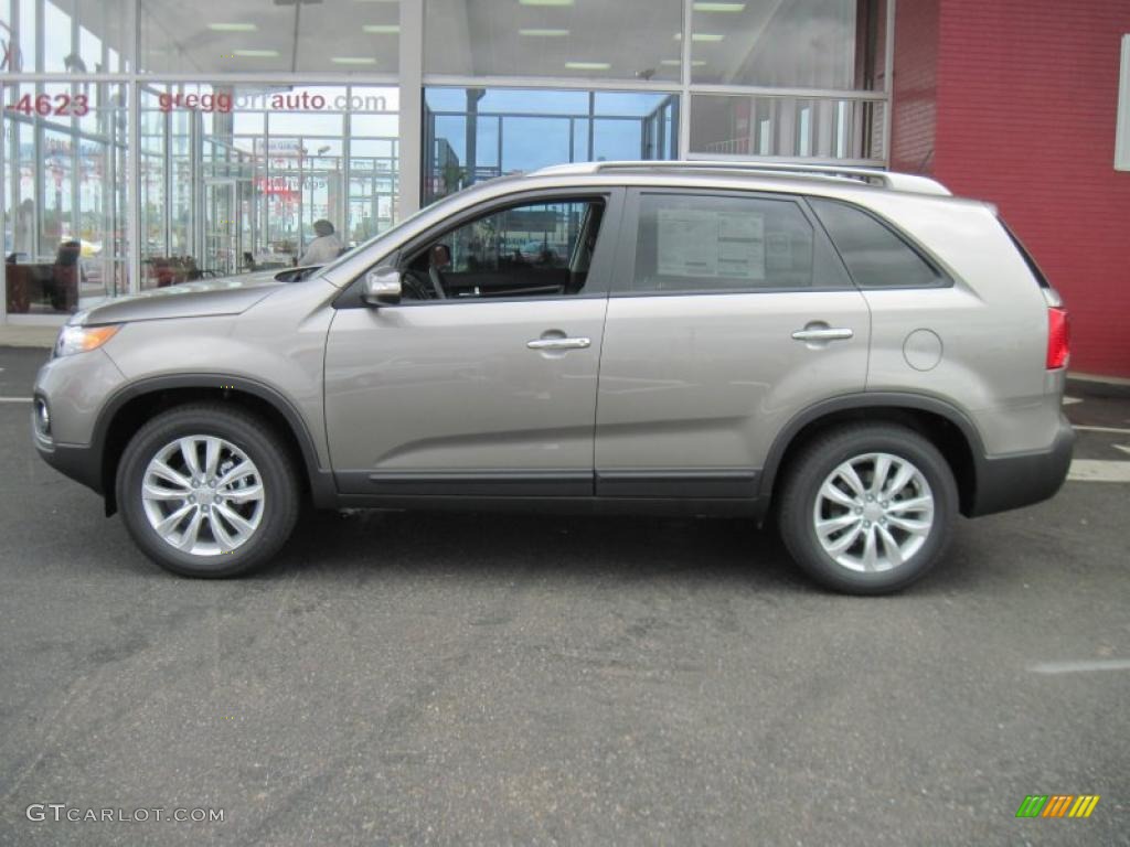 2011 Sorento LX V6 - Titanium Silver / Gray photo #3