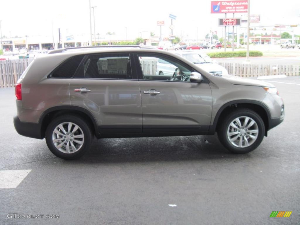 2011 Sorento LX V6 - Titanium Silver / Gray photo #4