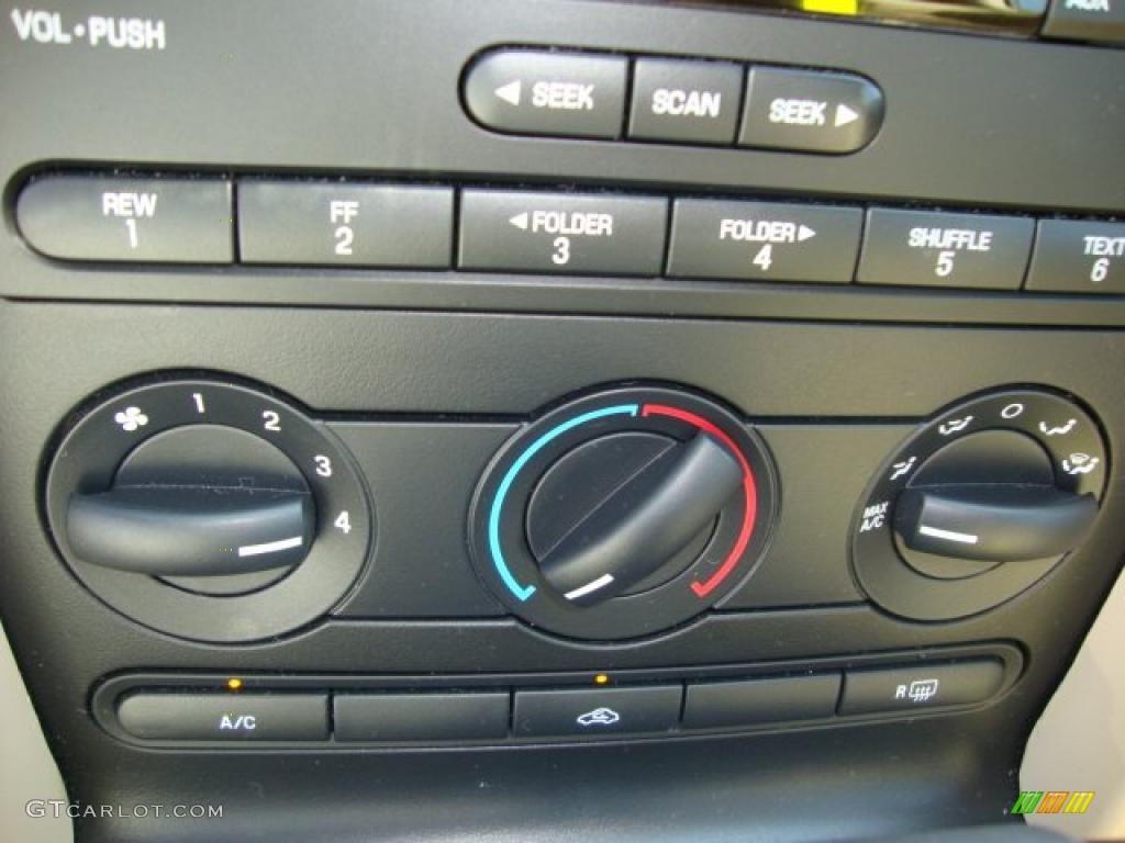 2006 Ford Mustang GT Premium Coupe Controls Photo #32498201