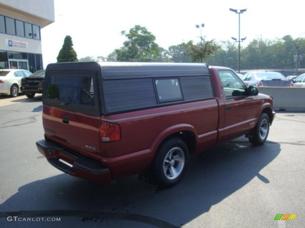 2000 S10 LS Regular Cab - Dark Cherry Red Metallic / Graphite photo #3