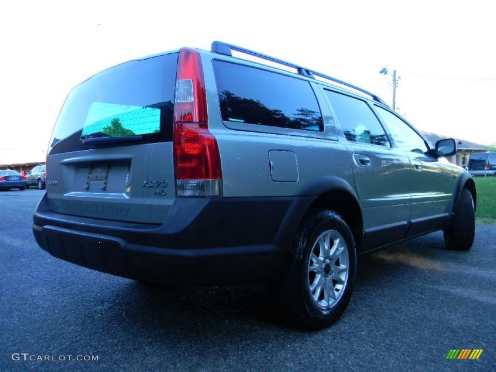 2004 XC70 AWD - Crystal Green Metallic / Graphite photo #8