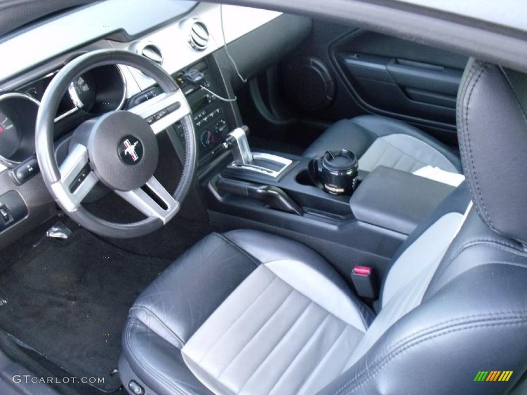 2006 Mustang GT Premium Coupe - Vista Blue Metallic / Dark Charcoal/Light Graphite photo #8