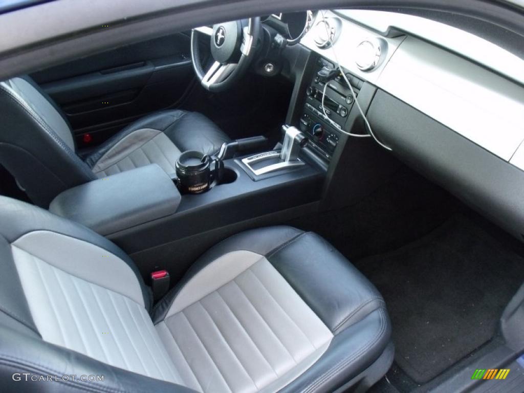 2006 Mustang GT Premium Coupe - Vista Blue Metallic / Dark Charcoal/Light Graphite photo #13