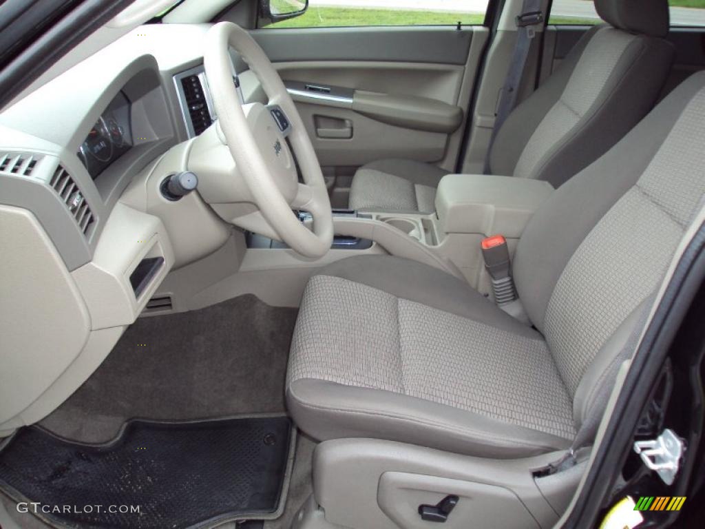 2008 Grand Cherokee Laredo - Black / Khaki photo #4