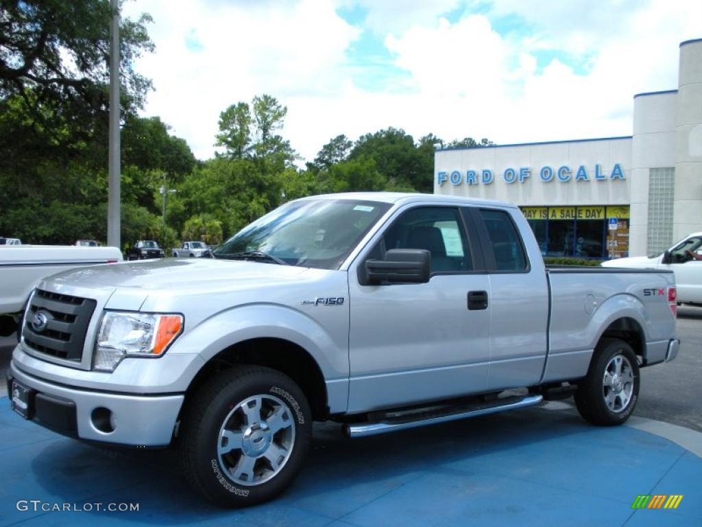 2010 F150 STX SuperCab - Ingot Silver Metallic / Medium Stone photo #1