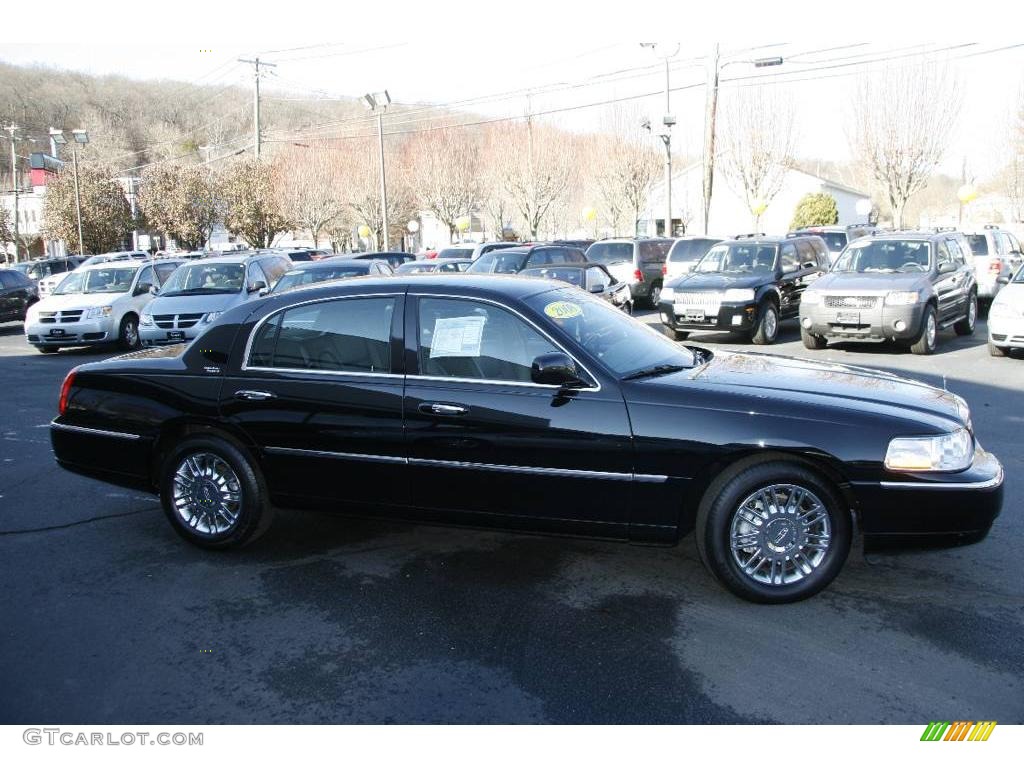 2008 Town Car Signature Limited - Black / Black photo #4