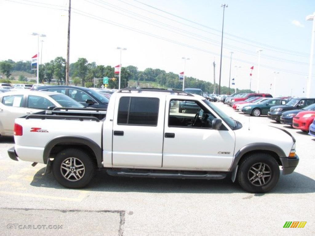 2003 S10 LS ZR5 Crew Cab 4x4 - Summit White / Graphite photo #9
