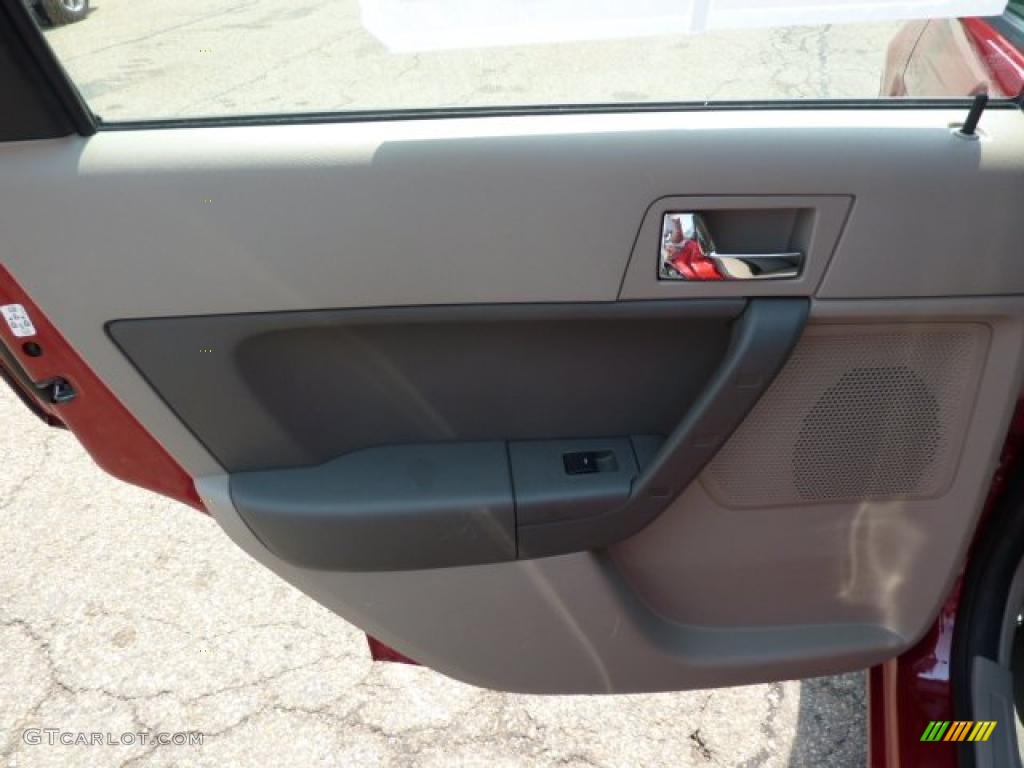 2009 Focus SES Sedan - Sangria Red Metallic / Charcoal Black photo #14