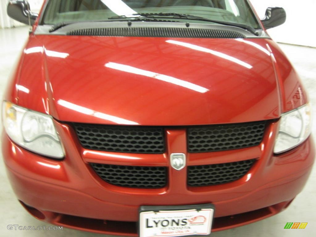 2003 Grand Caravan Sport - Inferno Red Tinted Pearl / Taupe photo #15