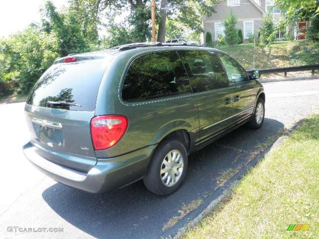 2003 Town & Country LXi - Onyx Green Pearl / Taupe photo #4