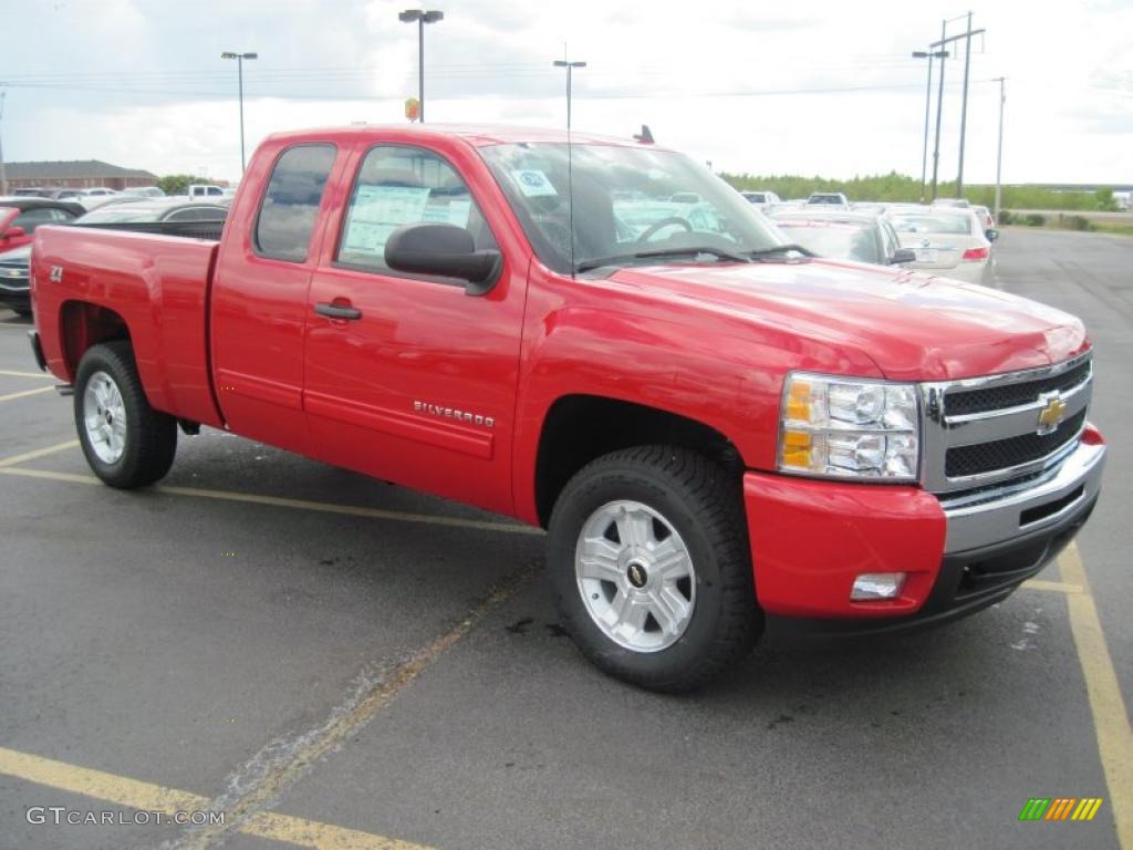 2010 Silverado 1500 LT Extended Cab 4x4 - Victory Red / Ebony photo #3