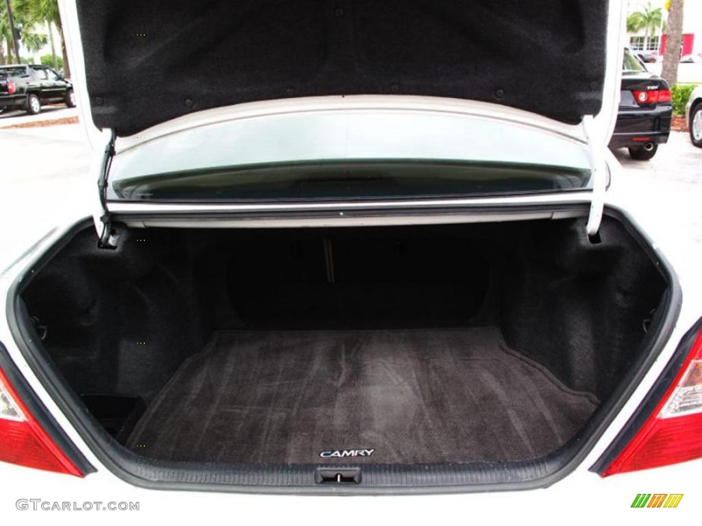 2003 Camry LE - Super White / Stone photo #9